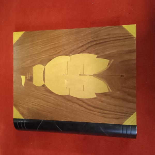 Stodola.cz - Dřevěná kniha s tajnou schránkou