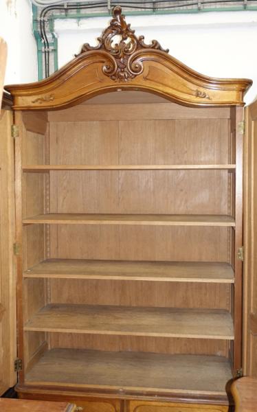 Stodola.cz - Wardrobe with shelves