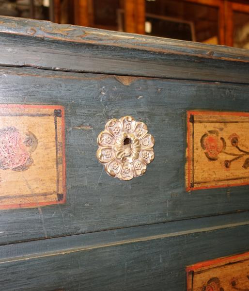 Stodola.cz - Painted chest