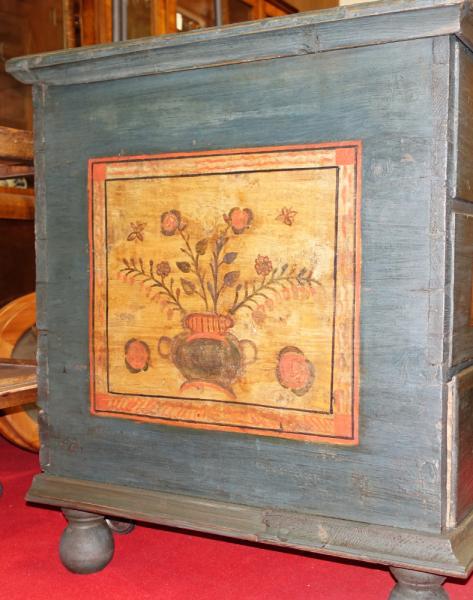 Stodola.cz - Painted chest
